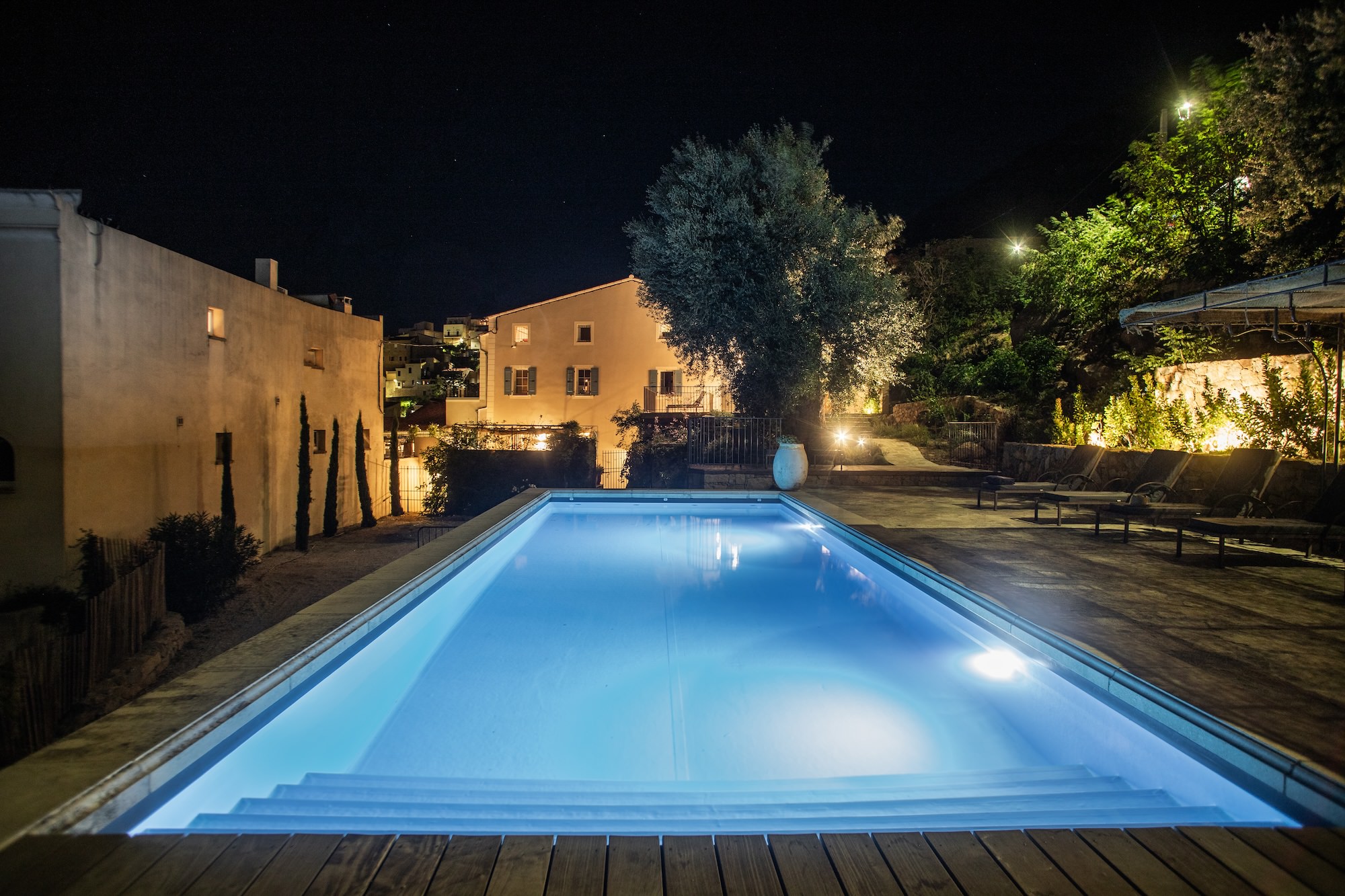 piscine-nuit-funtanella-lumio